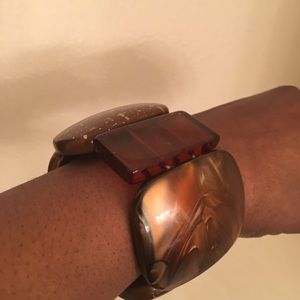 Dark brown bracelet with elastic band!